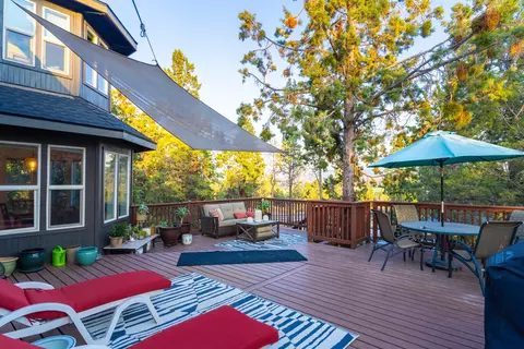 Exterior - 63721 Johnson Rd, Bend, OR 97703 photo 12 of 43