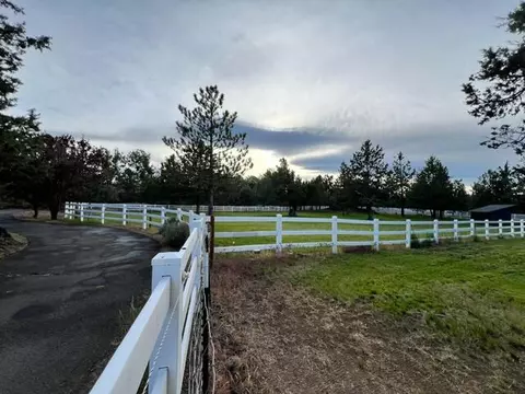Exterior - 63721 Johnson Rd, Bend, OR 97703 photo 23 of 43