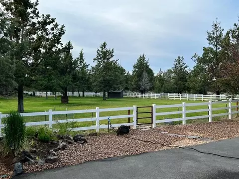 Exterior - 63721 Johnson Rd, Bend, OR 97703 photo 18 of 43