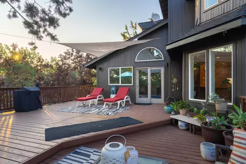 Exterior - 63721 Johnson Rd, Bend, OR 97703 photo 13 of 43