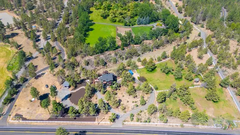 View/Area - 63721 Johnson Rd, Bend, OR 97703 photo 6 of 10