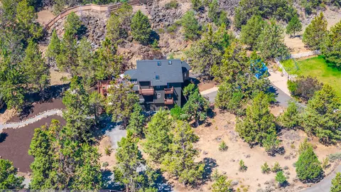 View/Area - 63721 Johnson Rd, Bend, OR 97703 photo 7 of 10