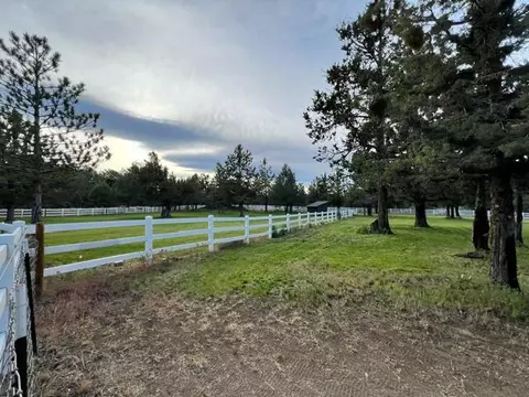 Exterior - 63721 Johnson Rd, Bend, OR 97703 photo 24 of 43