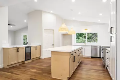 56108 Stellar Dr, Bend, OR 97707