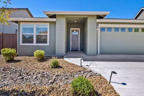4384 SW Badger Creek Dr, Redmond, OR 97756