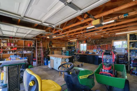 945 Leafwood Dr, Eagle Point, OR 97524 photo 32