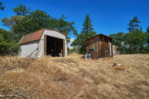 945 Leafwood Dr, Eagle Point, OR 97524 photo 36