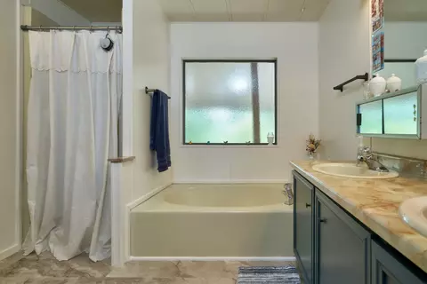 945 Leafwood Dr, Eagle Point, OR 97524 photo 17