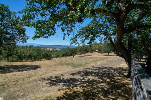 945 Leafwood Dr, Eagle Point, OR 97524 photo 30