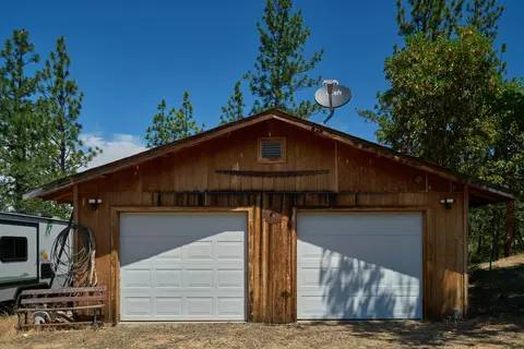 945 Leafwood Dr, Eagle Point, OR 97524 photo 31