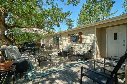 945 Leafwood Dr, Eagle Point, OR 97524 photo 6