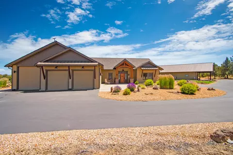 16862 SW Mt Adams Loop, Powell Butte, OR 97753