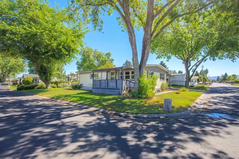 2600 Stearns Way #SPC 5A, Medford, OR 97501