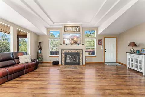 312 Stringer Gap Rd, Grants Pass, OR 97527 photo 3