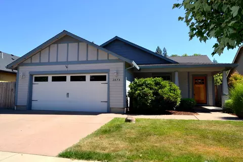 2875 SW Shimmer Ln, Grants Pass, OR 97527