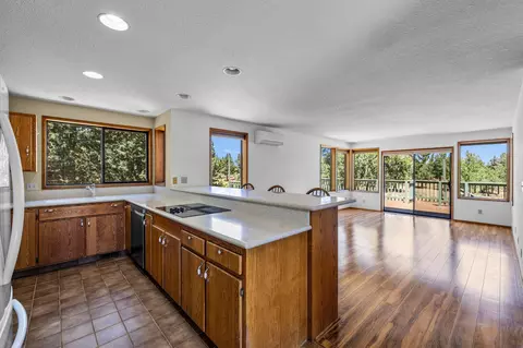 64586 Mcgrath Rd, Bend, OR 97701 photo 8