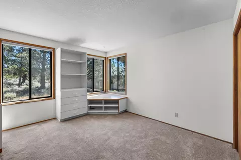 64586 Mcgrath Rd, Bend, OR 97701 photo 16