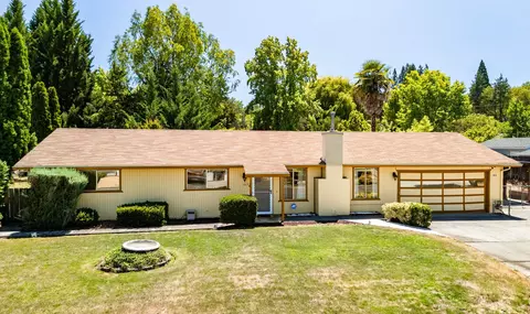 1633 Ben Aire Cir, Grants Pass, OR 97527