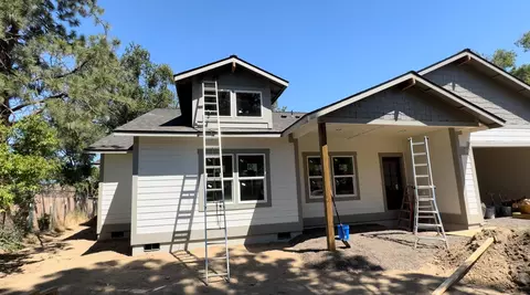 330 NE Royal Ave, Madras, OR 97741