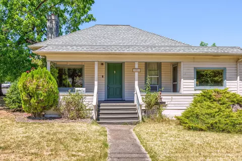 363 Helman St, Ashland, OR 97520