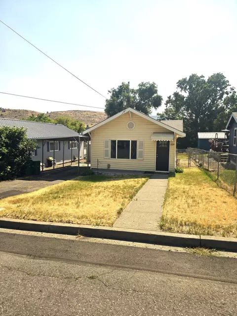 1825 Lancaster Ave, Klamath Falls, OR 97601