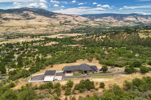 1900 Ashland Mine Rd, Ashland, OR 97520