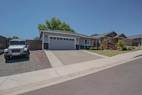 935 Stonewater Dr, Eagle Point, OR 97524 photo 29