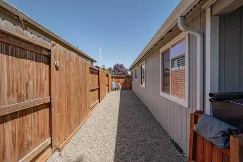 935 Stonewater Dr, Eagle Point, OR 97524 photo 23
