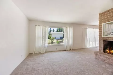 320 Oak St, Phoenix, OR 97535 photo 5