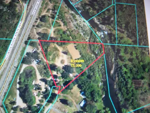 1313 Rockydale Rd, Cave Junction, OR 97523 photo 6