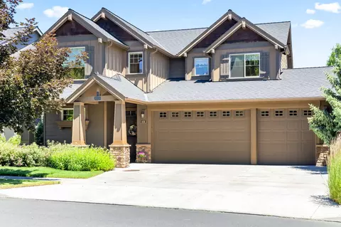 424 NW 29th St, Redmond, OR 97756