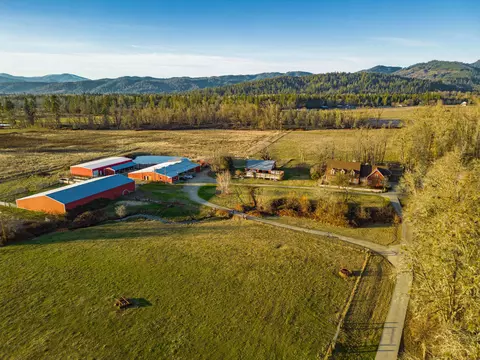 6790 Holland Loop Rd, Cave Junction, OR 97523