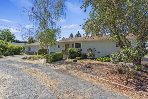 2953 Redwood Ave, Grants Pass, OR 97527