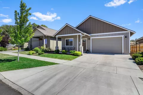 Exterior - 3107 NE Corona Ln, Bend, OR 97701 photo 2 of 7
