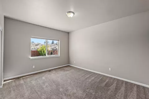 Bedroom - 3107 NE Corona Ln, Bend, OR 97701 photo 3 of 6