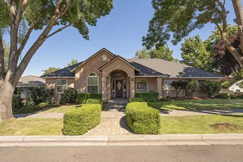 2909 Farmington Ave, Medford, OR 97504