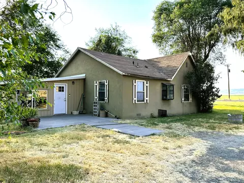 29828 Micka Rd, Malin, OR 97632 photo 2