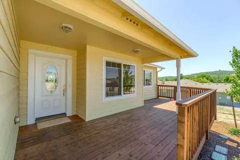 214 Barton Rd, Eagle Point, OR 97524 photo 3