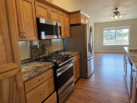 214 Barton Rd, Eagle Point, OR 97524 photo 11