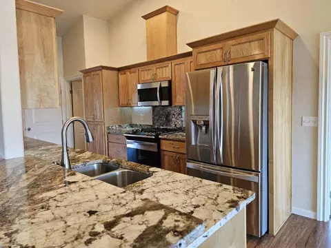 214 Barton Rd, Eagle Point, OR 97524 photo 12
