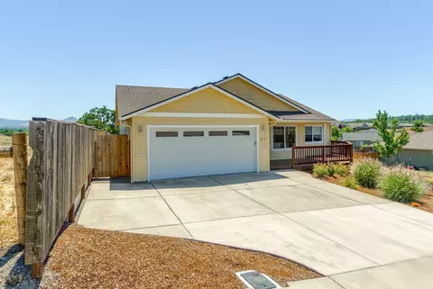 214 Barton Rd, Eagle Point, OR 97524 photo 2