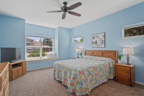 Bedroom - 392 SE Soft Tail Loop, Bend, OR 97702 photo 1 of 7