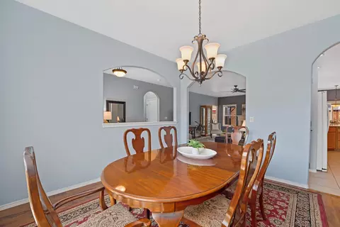 Dining - 392 SE Soft Tail Loop, Bend, OR 97702 photo 5 of 5