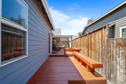 Exterior - 392 SE Soft Tail Loop, Bend, OR 97702 photo 12 of 16