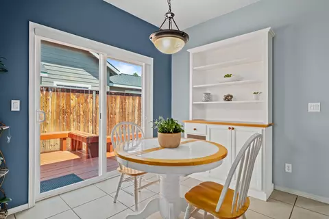 Dining - 392 SE Soft Tail Loop, Bend, OR 97702 photo 1 of 5