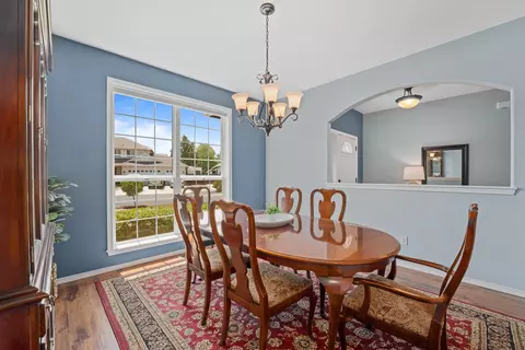 Dining - 392 SE Soft Tail Loop, Bend, OR 97702 photo 4 of 5