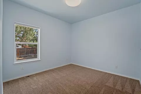 Bedroom - 392 SE Soft Tail Loop, Bend, OR 97702 photo 6 of 7