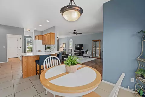 Dining - 392 SE Soft Tail Loop, Bend, OR 97702 photo 2 of 5