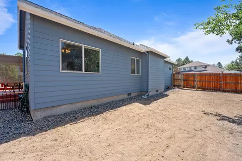 Exterior - 392 SE Soft Tail Loop, Bend, OR 97702 photo 14 of 16