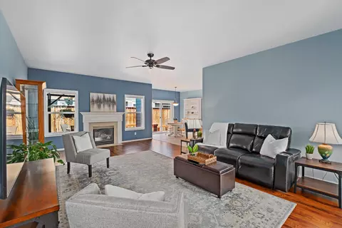 Living - 392 SE Soft Tail Loop, Bend, OR 97702 photo 1 of 2